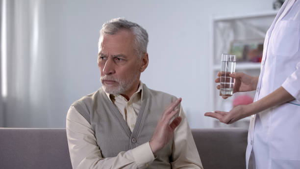 نادیده گرفتن داروهای تجویز شده توسط پزشک